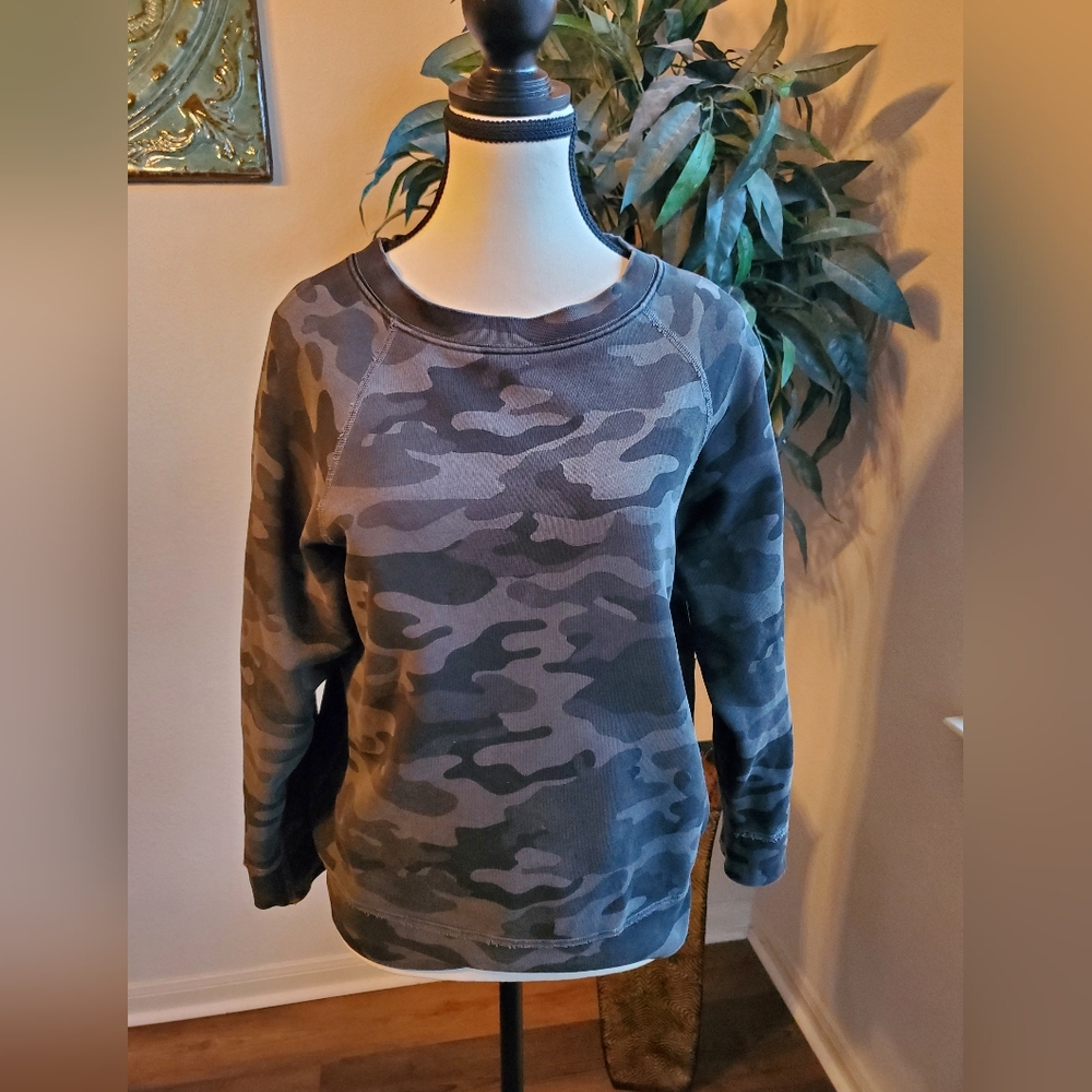 NILI LOTAN Luka Scoop Neck Sweatshirt Grey Camouflage Print Size XS